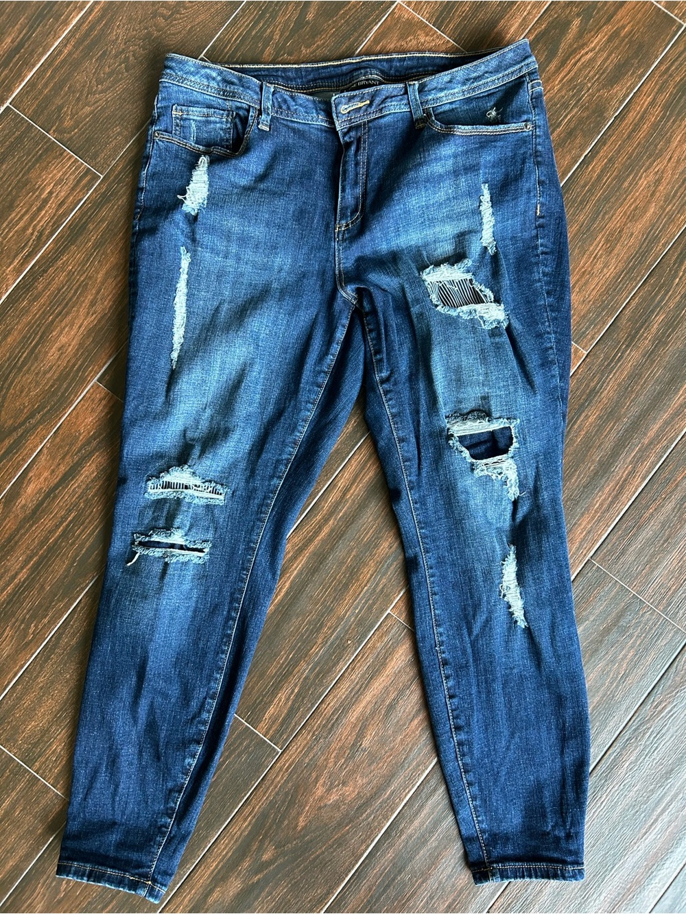 Distressed High-Rise Women’s AnkleJeans - Dark Blue